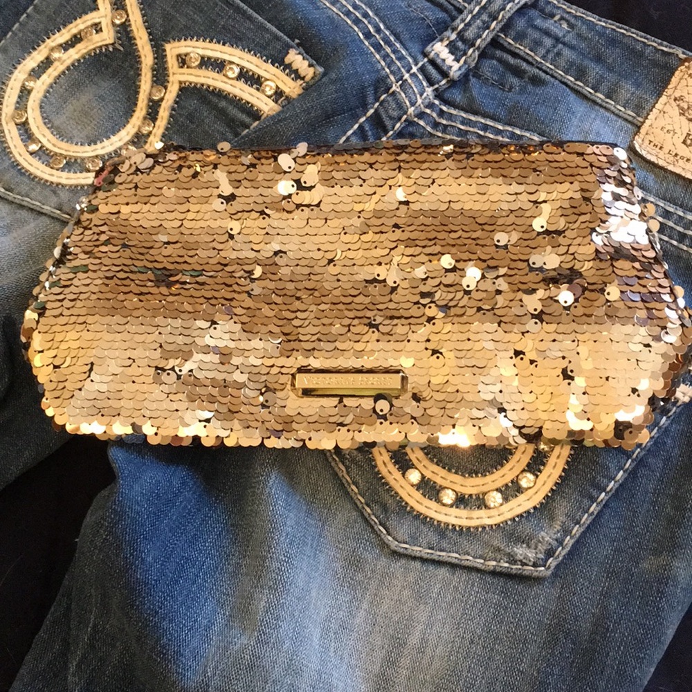Victoria’s Secret Gold Sequin Clutch ~ so Sexy 🌟